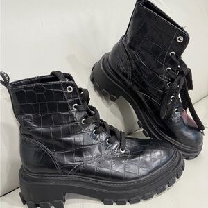 Barely used Schutz Croc Orly boots